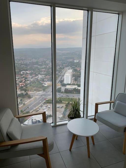 Lägenhet 36th Floor Sky Free Parking Skopje