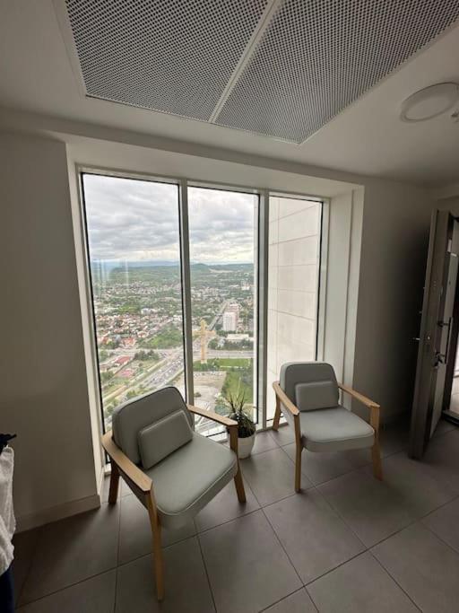 36th Floor Sky Free Parking